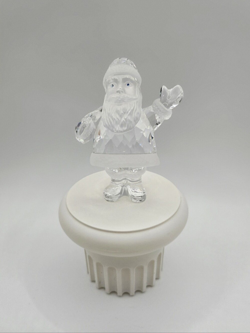 Swarovski Santa Figurine Wirh Original Box. 🎅